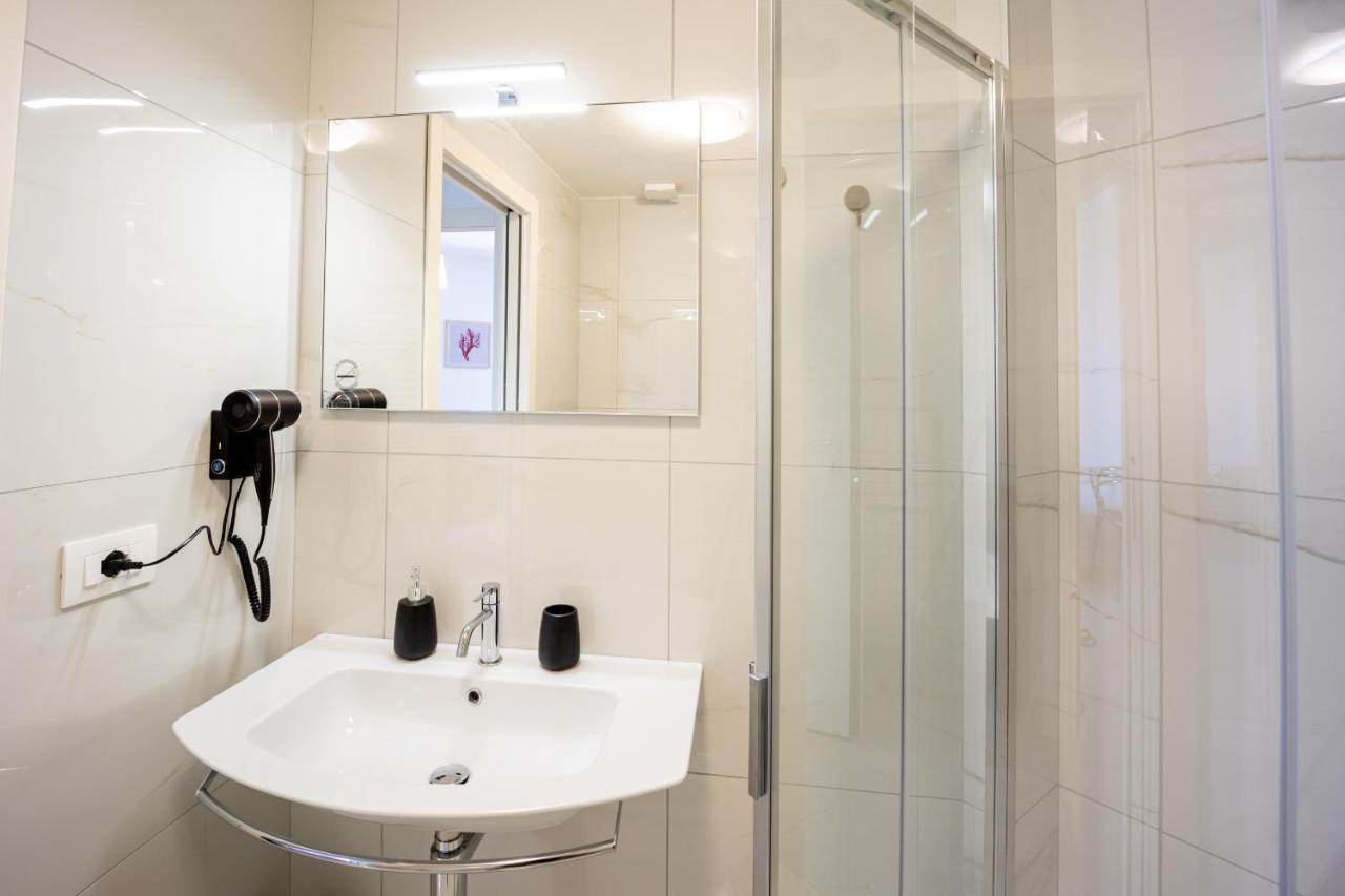 סנטו סטפנו אל מארה Aregai Marina Exclusive Seaside Apartments מראה חיצוני תמונה
