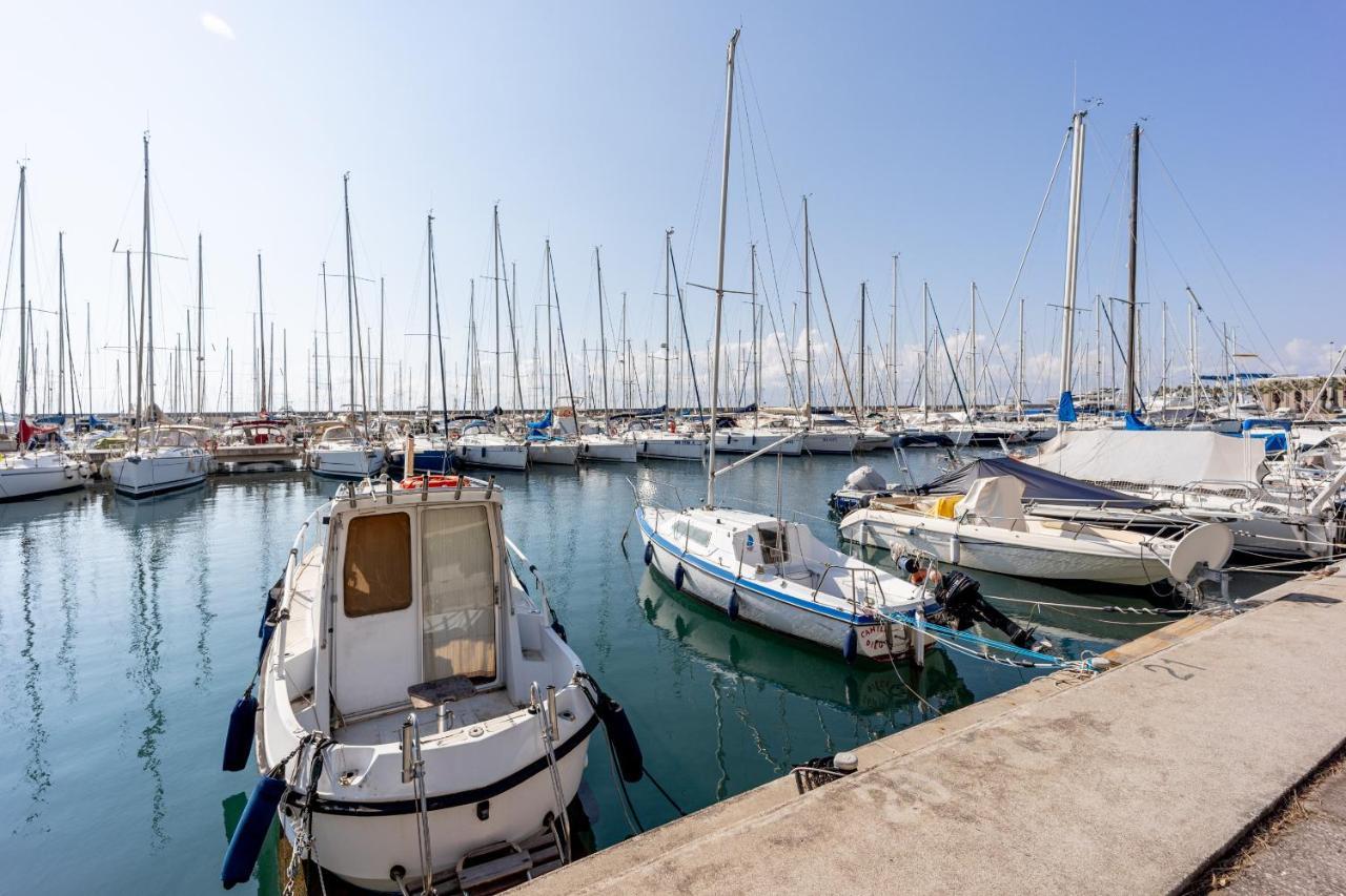 סנטו סטפנו אל מארה Aregai Marina Exclusive Seaside Apartments מראה חיצוני תמונה