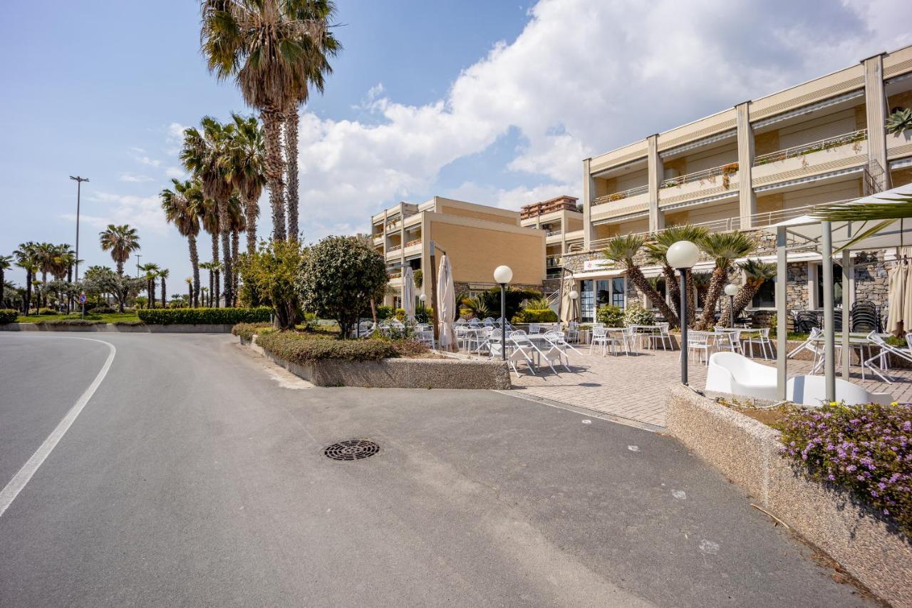 סנטו סטפנו אל מארה Aregai Marina Exclusive Seaside Apartments מראה חיצוני תמונה